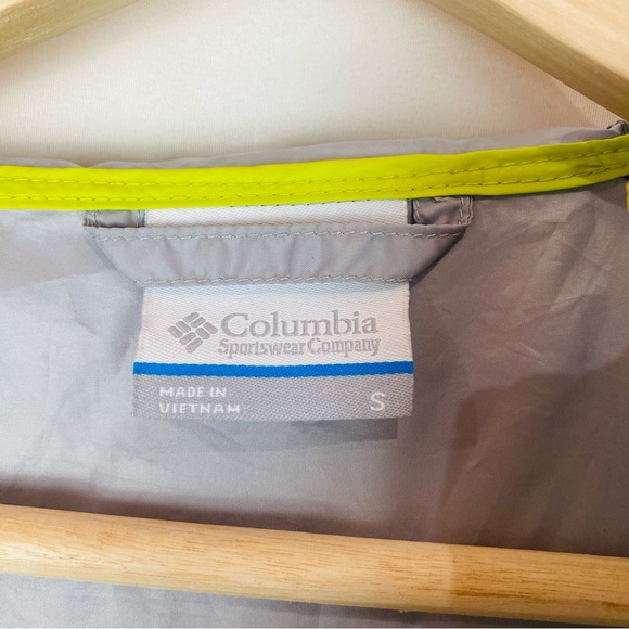 Columbia Packable Reflective Waterproof Gray Windbreaker Jacket - Picture 5 of 7